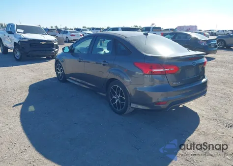 2015 Ford Focus Se z USA, uszkodzony, nr VIN 1FADP3F28FL230471